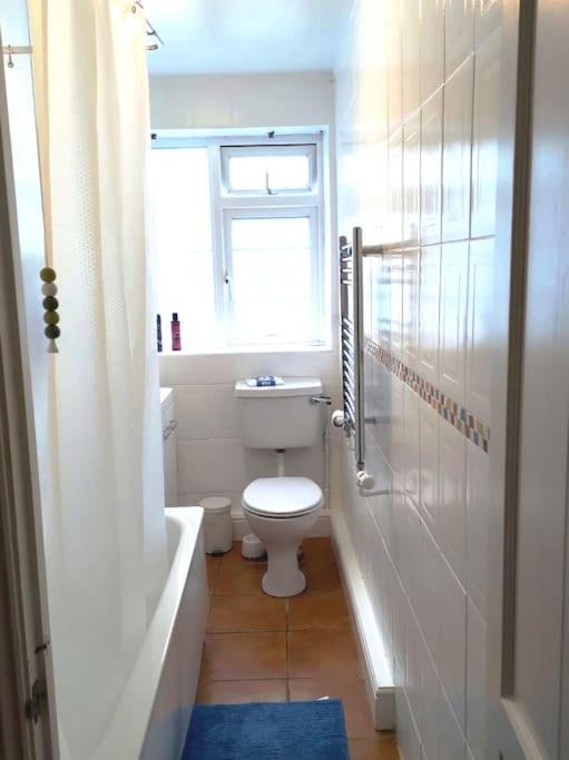 2 Bed Flat Near Station With Parking&Comgarden Apartment Сътън Екстериор снимка