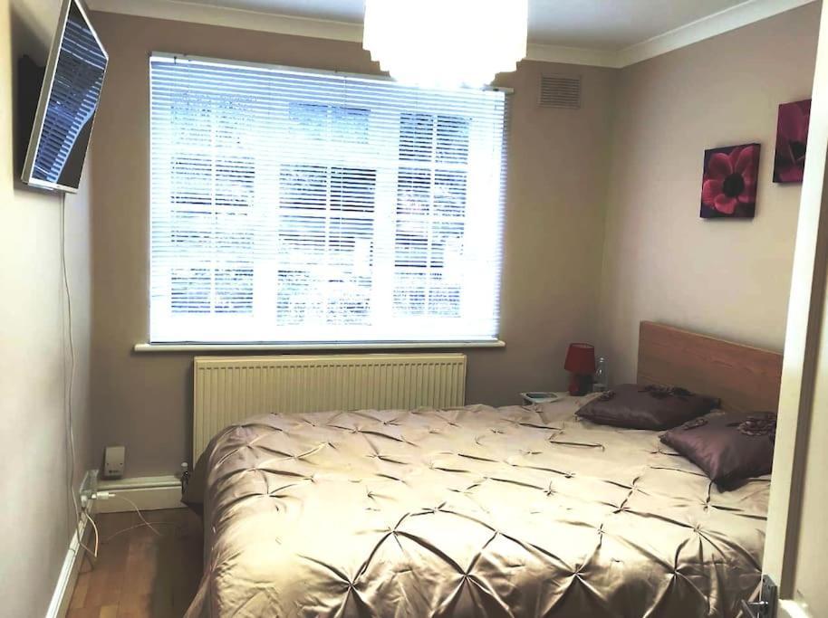 2 Bed Flat Near Station With Parking&Comgarden Apartment Сътън Екстериор снимка